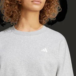 Essentials Small Logo Feel Cozy Sweatshirt, collegegenser, dame - Collegegenser - Essentials Small Logo Feel Cozy Sweatshirt, collegegenser, dame