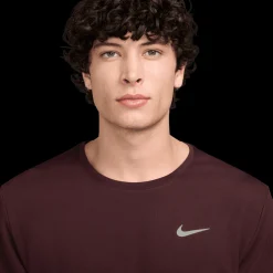 Miler Dri-FIT UV Tee, t-skjorte, herre - Trenings T-Skjorte - Miler Dri-FIT UV Tee, t-skjorte, herre