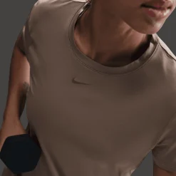 One Classic Dri-FIT Short Sleeve Top, t-skjorte, dame - Trenings- T-Skjorte & Topper - One Classic Dri-FIT Short Sleeve Top, t-skjorte, dame